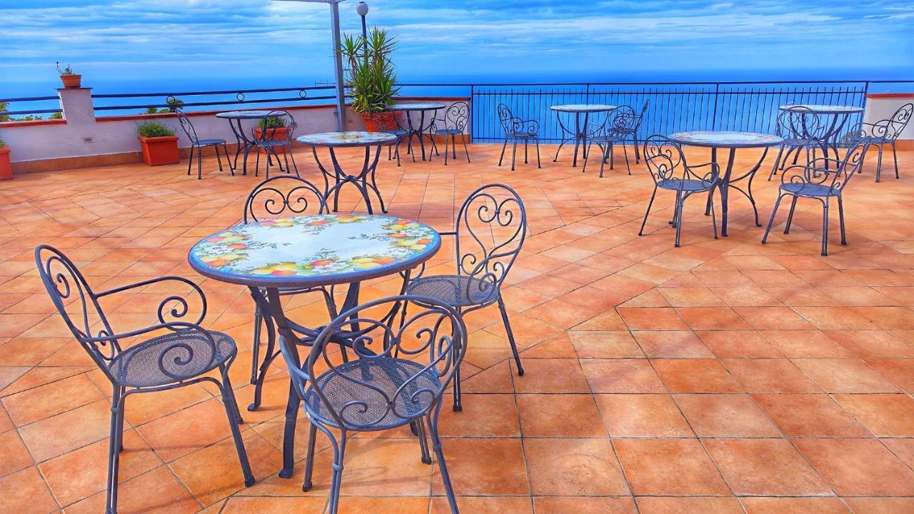 Le Marelle Hotel Furore Bagian luar foto