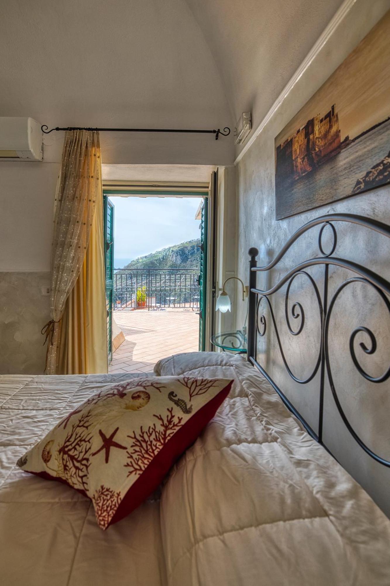 Le Marelle Hotel Furore Ruang foto